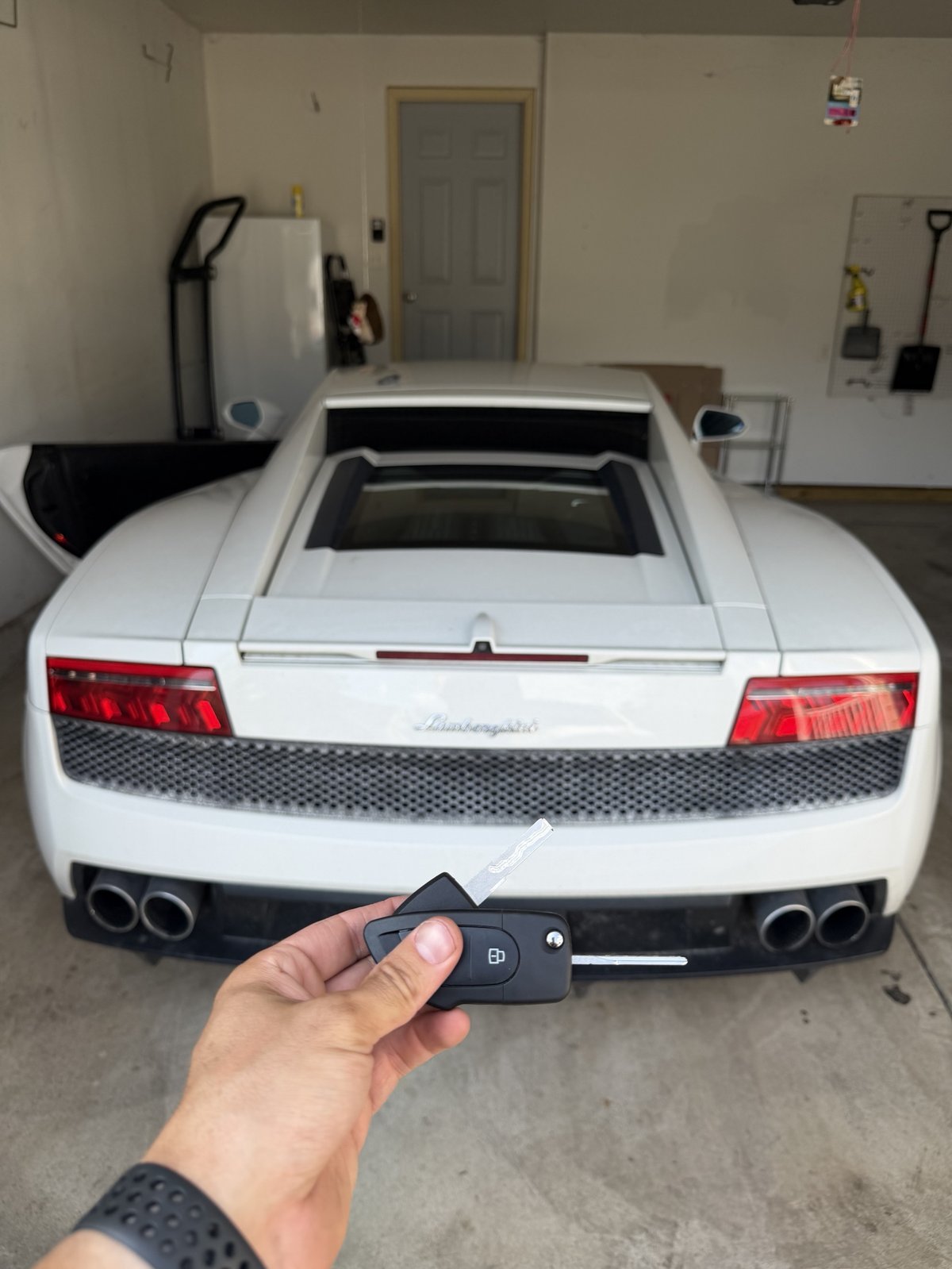 Lamborghini Gallardo key replacement by Locksmith Powell Ohio - new remote flip key and transponder key made after original key stopped working in Powell, Ohio